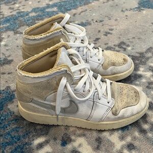 Nike Air Jordan 1 Mid SE Craft Tech Grey Light Orewood 5Y